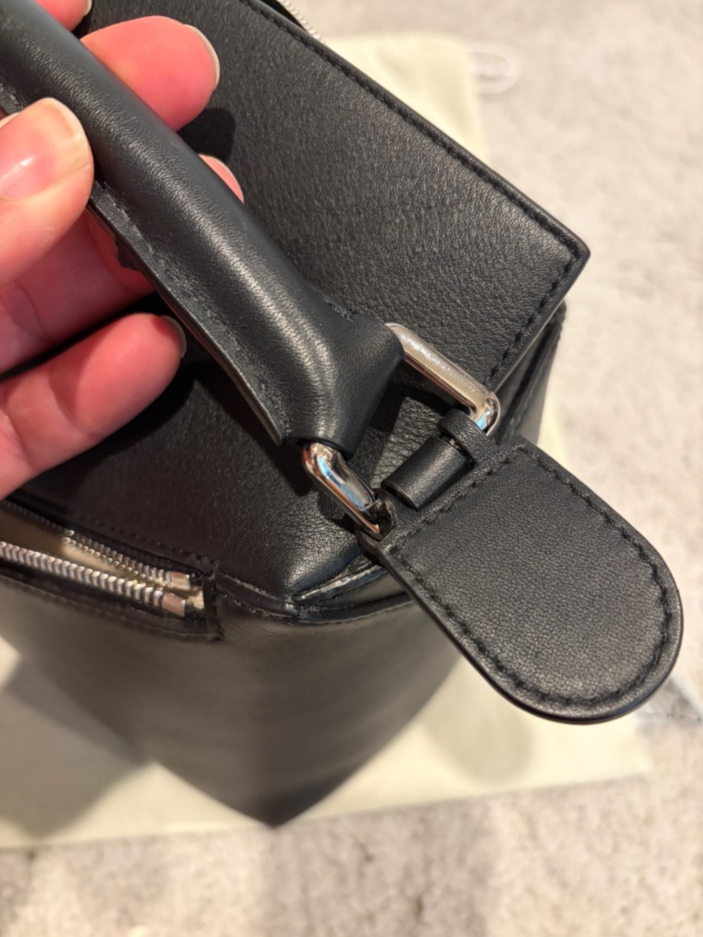 Loewe Medium Puzzle Edge bag in black calfskin - Picture 10 of 15